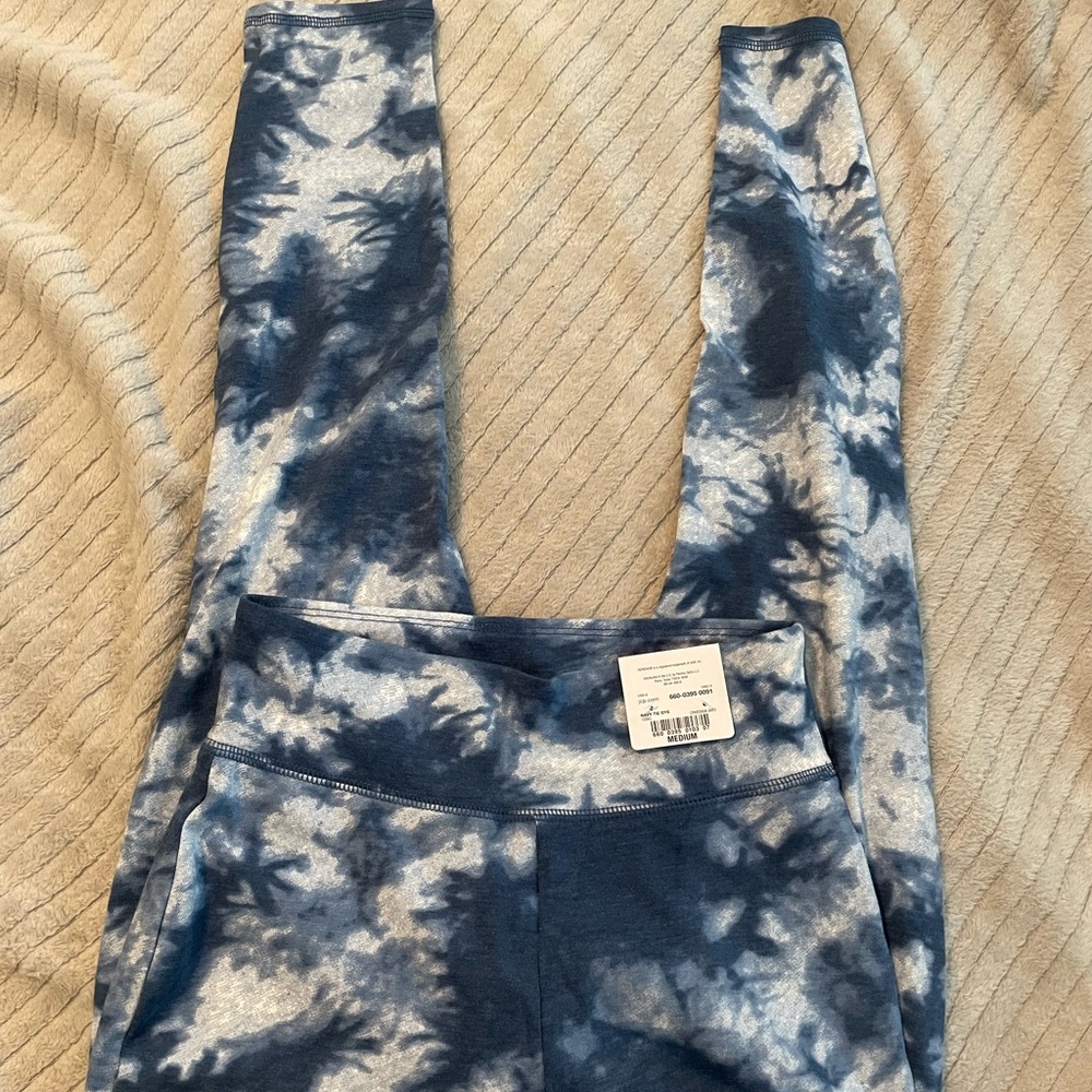 Medium Flirtitude Leggings NWT